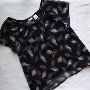 [Mudd] Feather Hi-lo Top